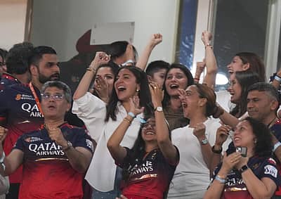 ವಿರಾಟ್‌ ಕೊಹ್ಲಿ ಪತ್ನಿ, ನಟಿ ಅನುಷ್ಕಾ ಶರ್ಮಾ ಮತ್ತು ಇತರರ ಸಂಭ್ರಮ