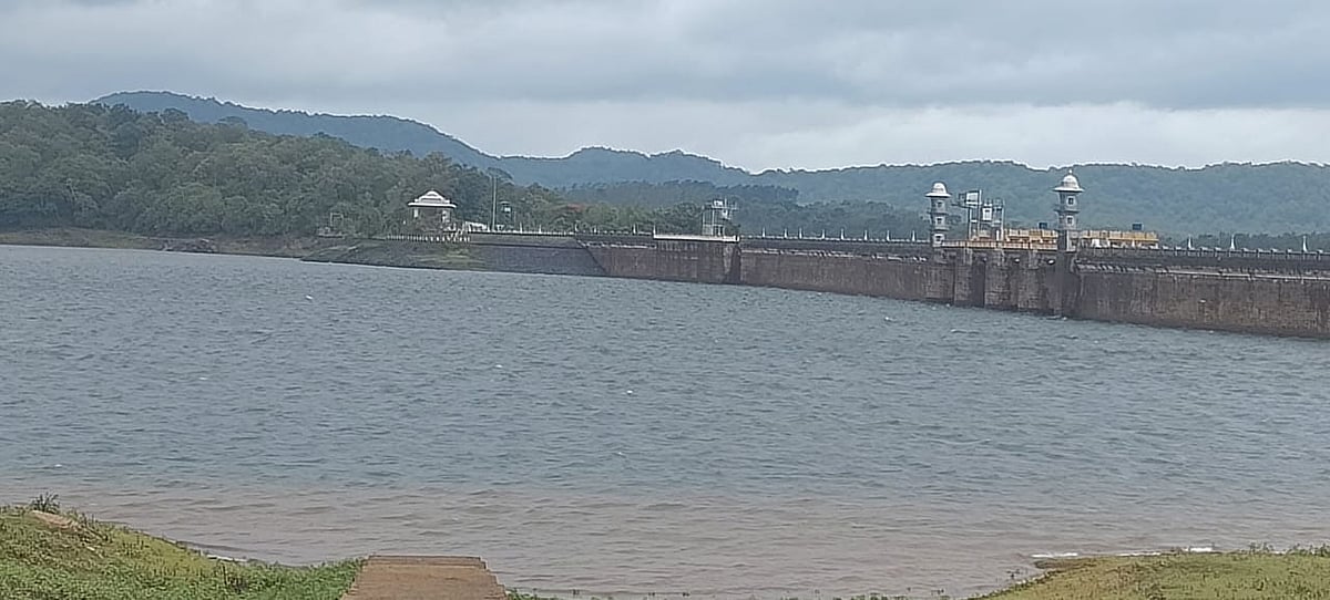 ಹಾರಂಗಿ ಜಲಾಶಯ ಭರ್ತಿಗೆ ಕೇವಲ 8 ಅಡಿ ಬಾಕಿ: ಪ್ರವಾಹದ ಮುನ್ನೆಚ್ಚರಿಕೆ