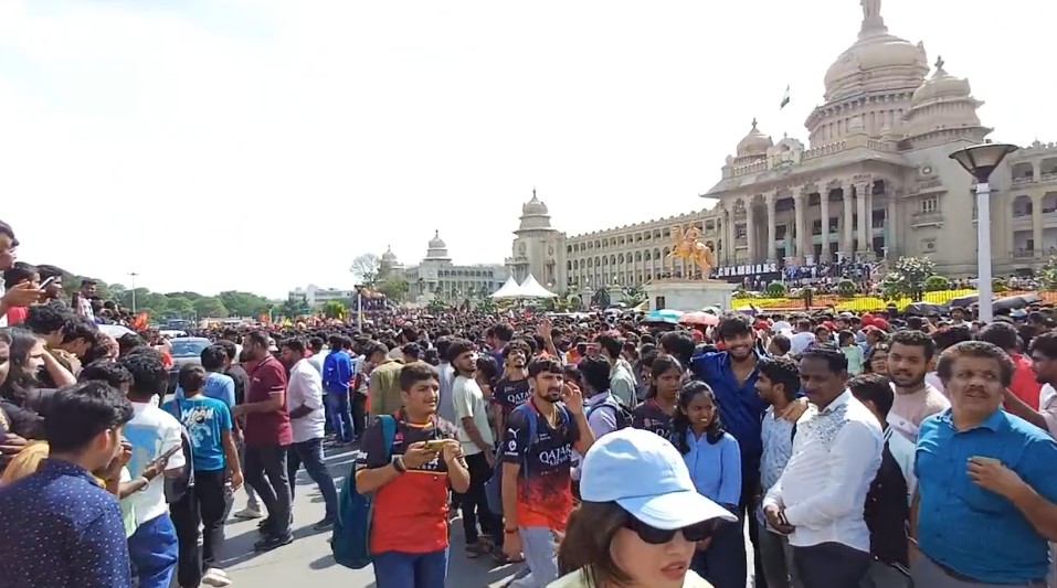 ಆರ್‌ಸಿಬಿ ಅಭಿಮಾನಿಗಳಿಂದ ಸಂಭ್ರಮ