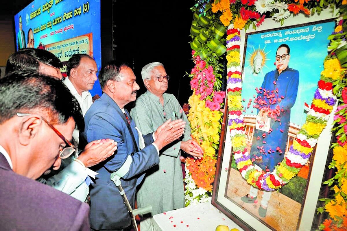 ಭೂ ರಹಿತರಿಗೆ ಭೂಮಿ ನೀಡುವ ಹೋರಾಟ ಬೇಕಿದೆ: ಪುರುಷೋತ್ತಮ ಬಿಳಿಮಲೆ 