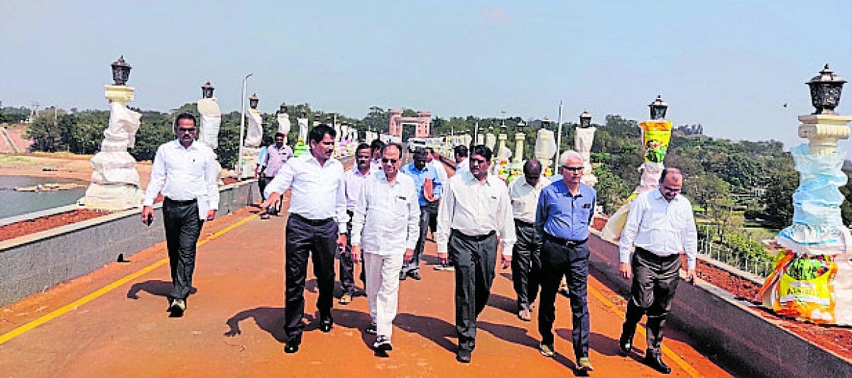 ಮಹಾರಾಷ್ಟ್ರ ಪ್ರವಾಹಕ್ಕೆ ಆಲಮಟ್ಟಿ ಕಾರಣವಲ್ಲ: ನಂದಕುಮಾರ ಸಮಿತಿ ವರದಿ ಸಲ್ಲಿಕೆ