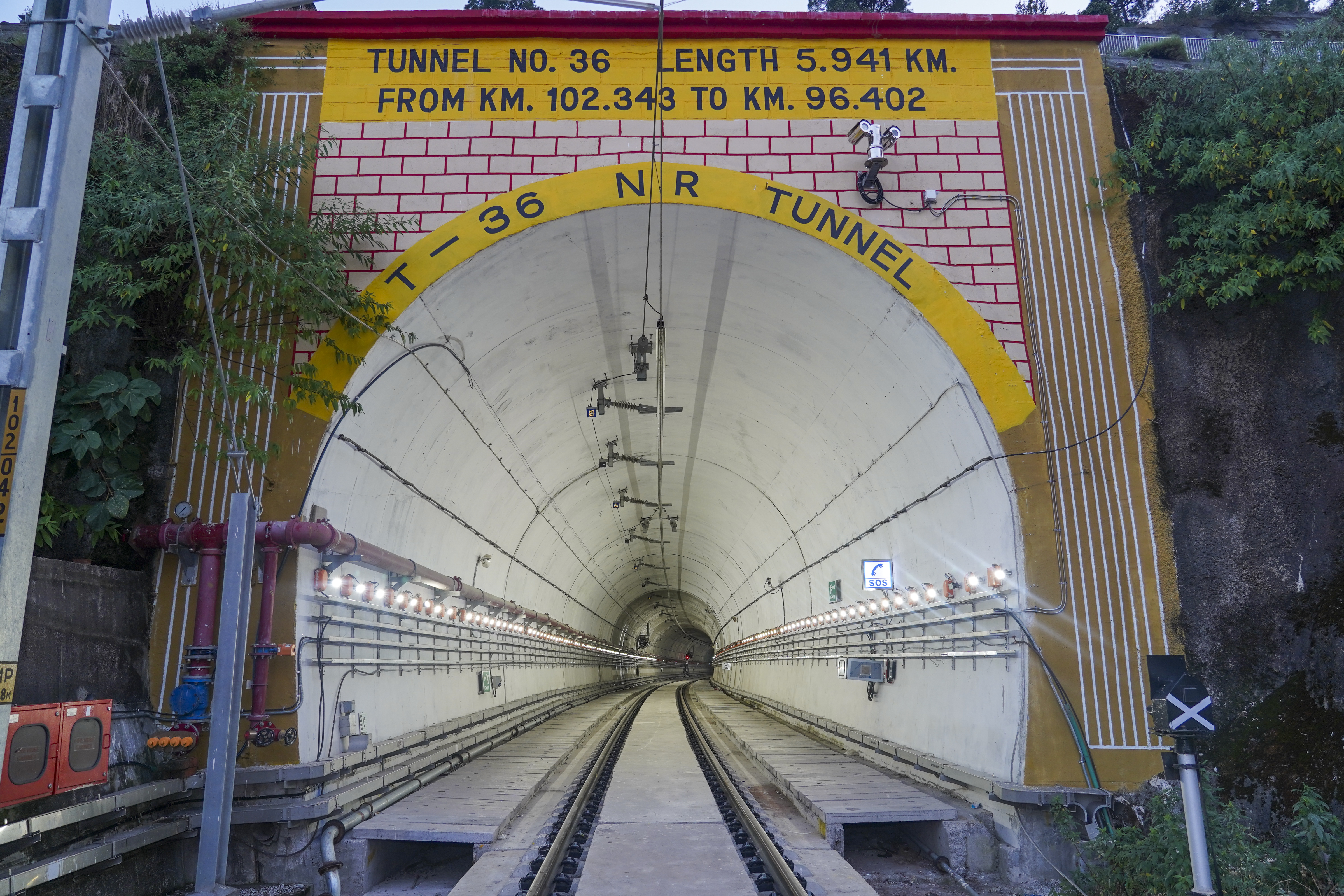 ಉಧಂಪುರ–ಶ್ರೀನಗರ–ಬಾರಾಮುಲ್ಲಾ ರೈಲು ಸಂಪರ್ಕ ಯೋಜನೆಯ ಸುರಂಗ ಮಾರ್ಗ –ಪಿಟಿಐ ಚಿತ್ರ