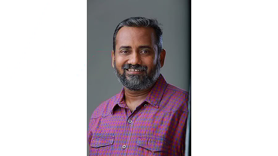 RSS ಬಳಸುವ ಭಾರತ ಮಾತೆ ಭಾವಚಿತ್ರಕ್ಕೆ ‍
ಪುಷ್ಪ ನಮನ: ‍ಕಾರ್ಯಕ್ರಮ ಸ್ಥಳಾಂತರ