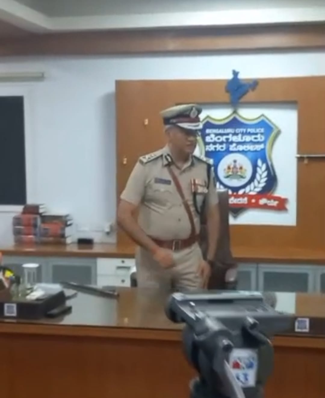 ತಡರಾತ್ರಿಯೇ ನಗರ ಪೊಲೀಸ್  ಕಮಿಷನರ್ ಆಗಿ ಅಧಿಕಾರ ಸ್ವೀಕರಿಸಿದ ಸೀಮಂತ್ ಕುಮಾರ್ ಸಿಂಗ್