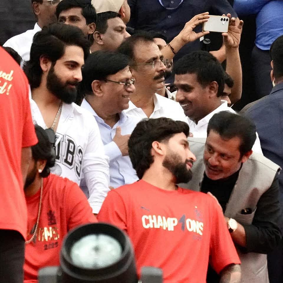 ಜನ ಸಾಯುತ್ತಿದ್ದರೆ ಕಾಂಗ್ರೆಸ್ ನಾಯಕರು, ಮಕ್ಕಳಿಂದ ಸೆಲ್ಫಿ ಶೋಕಿ: ಅಶೋಕ