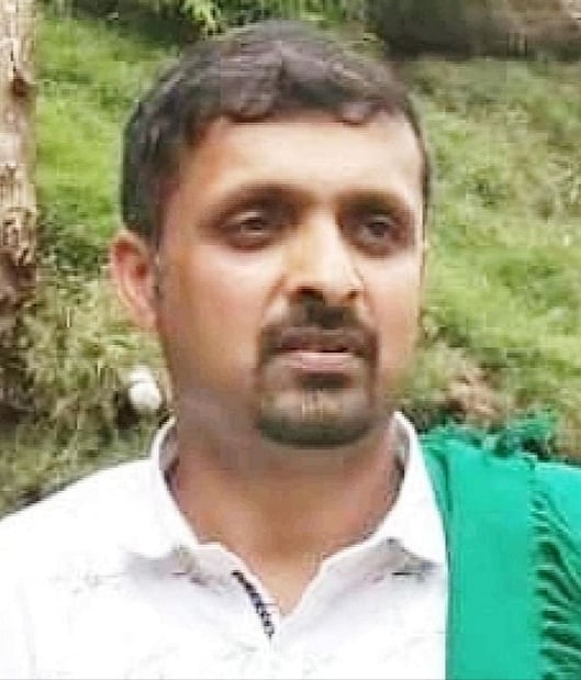 ‘ವಂಶವೃಕ್ಷ ಕಡ್ಡಾಯ: ಜನರ ಅಲೆದಾಟ’