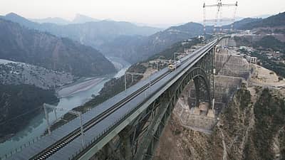 1,315 ಮೀಟರ್‌ - ಕಮಾನು ಸೇತುವೆಯ ಉದ್ದ 