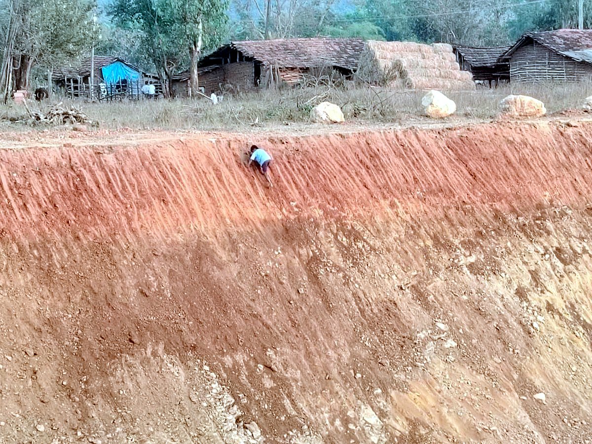ಶಿಕಾರಿಪುರ: ರೈಲ್ವೆ ಕಾಮಗಾರಿ ಸುರಕ್ಷತೆ ಅಳವಡಿಸಲು ಒತ್ತಾಯ