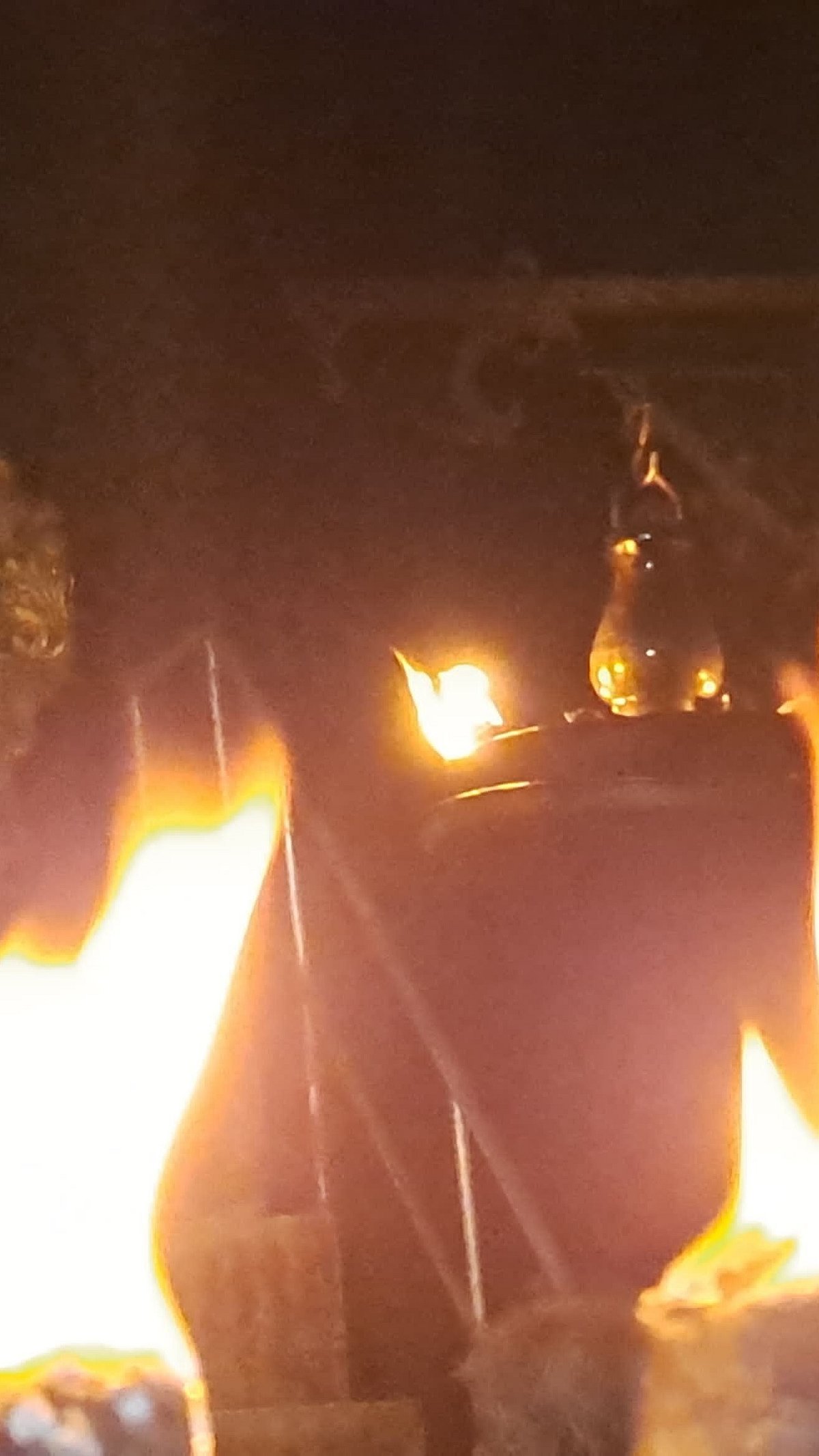 ಚಿಕ್ಕೋಬನಹಳ್ಳಿ ಚಾಂದ್ ಬಾಷ ಅವರ ಕವಿತೆ: ನಿನಗಾರತಿ ಬೆಳಗಿದರೆ ?