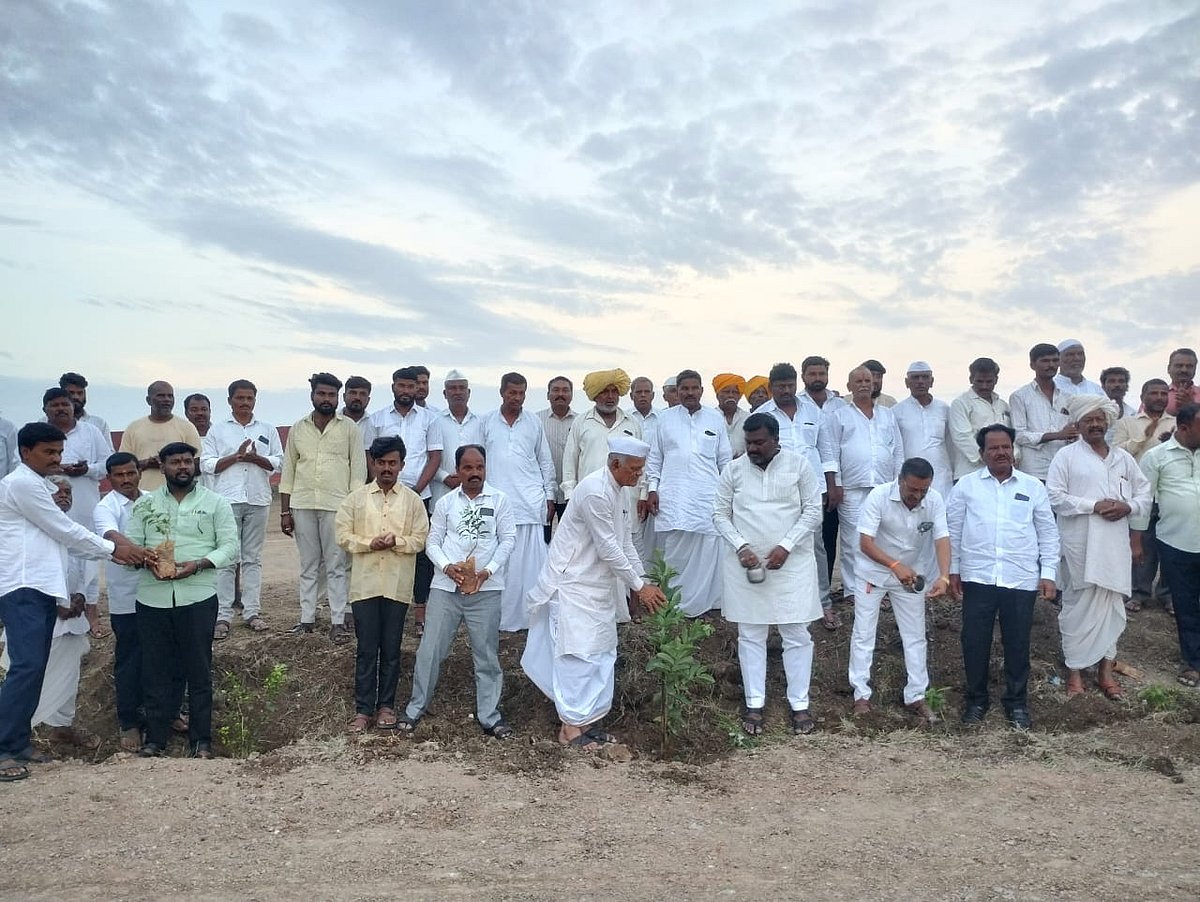 ಕೊಲ್ದಾರ: ಸಸಿ ನೆಟ್ಟು ಜನ್ಮದಿನ ಆಚರಿಸಿಕೊಂಡ ಮಾಜಿ ಸಚಿವ ಎಸ್.ಕೆ.ಬೆಳ್ಳುಬ್ಬಿ