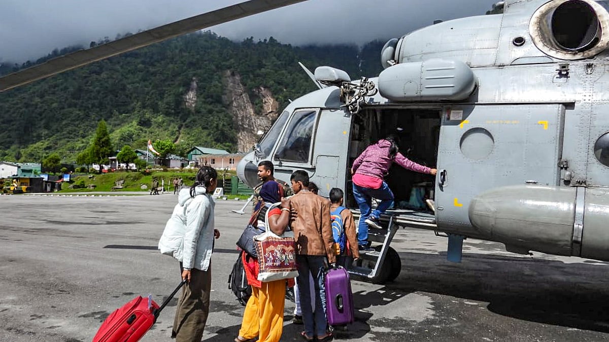 ಸಿಕ್ಕಿಂನಲ್ಲಿ ಭೂಕುಸಿತ: 28 ಜನರು, 20 ಸೈನಿಕರ ಸ್ಥಳಾಂತರ