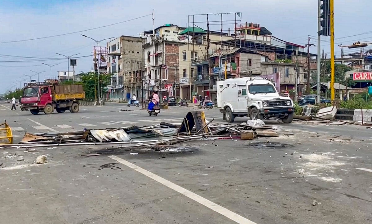 ಮಣಿಪುರ ಇನ್ನೂ ಉದ್ವಿಗ್ನ: ಸರ್ಕಾರಿ ಕಚೇರಿಗಳಿಗೂ ಬೆಂಕಿ