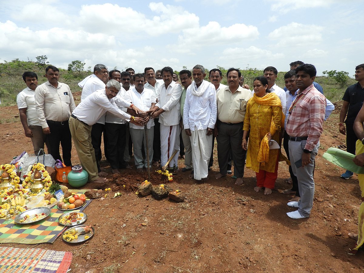 ಹಾಸನ: ಸೋಲಾರ್ ವಿದ್ಯುತ್ ಘಟಕಕ್ಕೆ ಭೂಮಿ ಪೂಜೆ