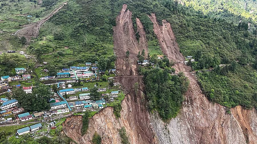 Sikkim landslide | ಛಟೆನ್‌ನಲ್ಲಿ ಭೂಕುಸಿತ: ಇನ್ನಿಬ್ಬರ ಮೃತದೇಹಗಳು ಪತ್ತೆ‌