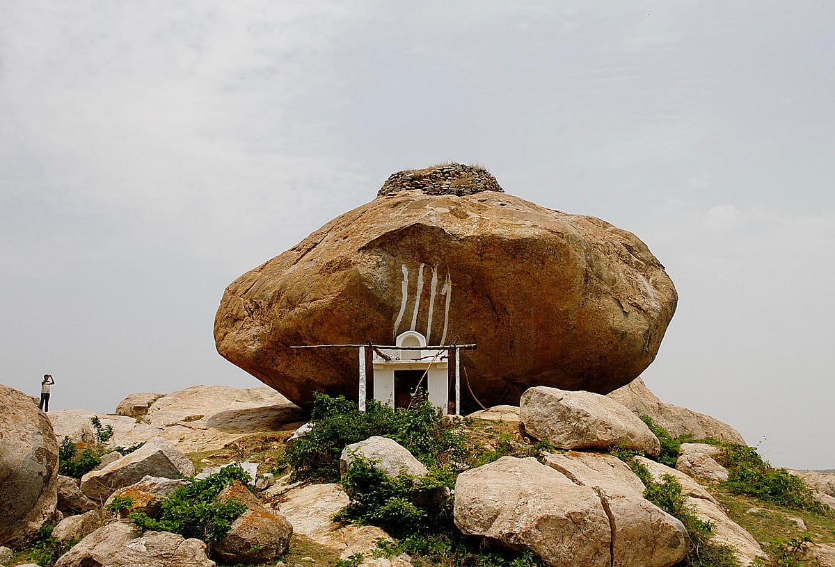 ಶಿಡ್ಲಘಟ್ಟ: ಗಂಜಿಗುಂಟೆಯ ಬೃಹದಾಕಾರದ ಗೆರಿಗಿಗುಂಡು