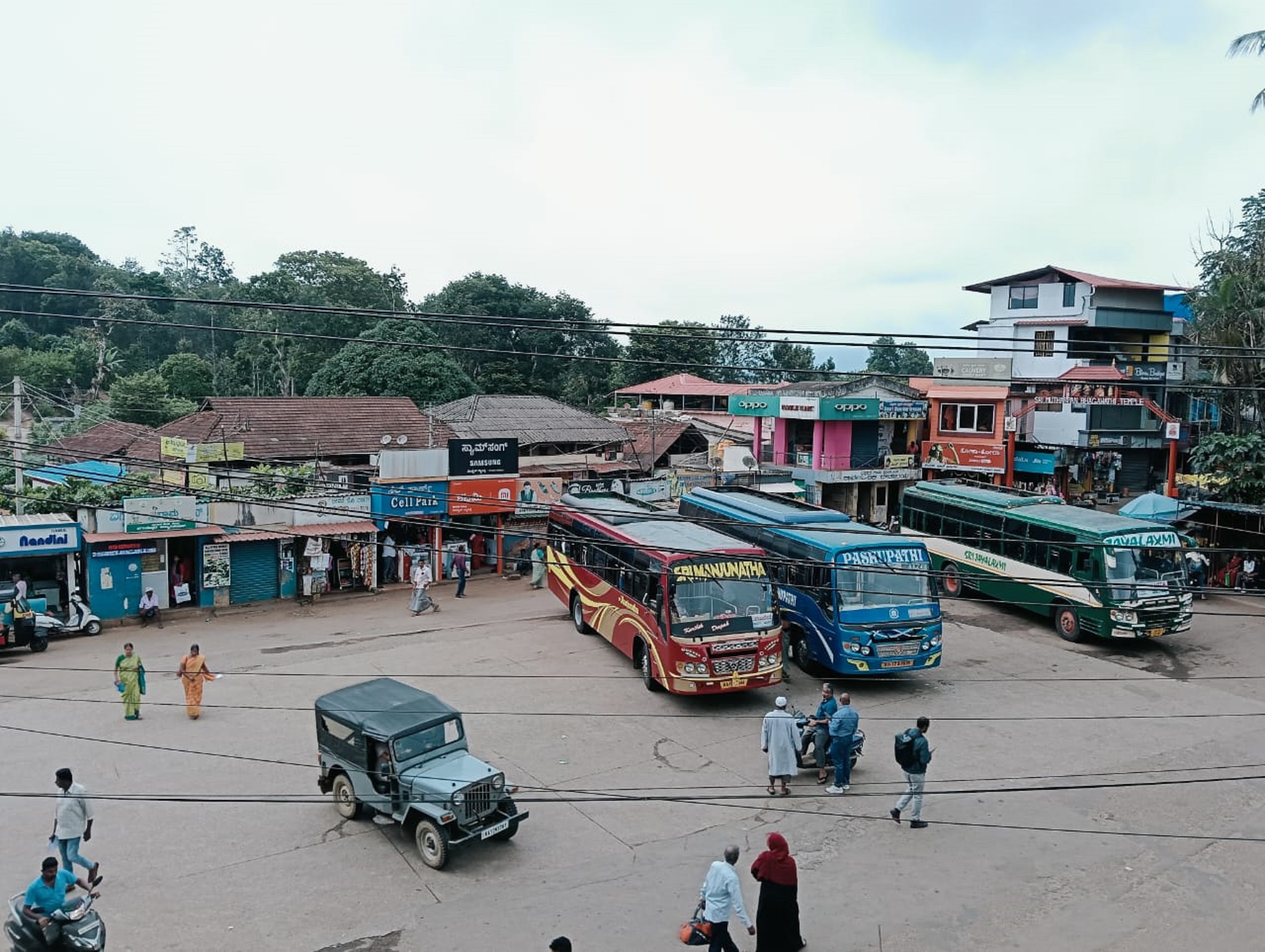 ಸಿದ್ದಾಪುರದಲ್ಲಿ ಬಸ್‌ ನಿಲ್ಲುವ ಜಾಗ