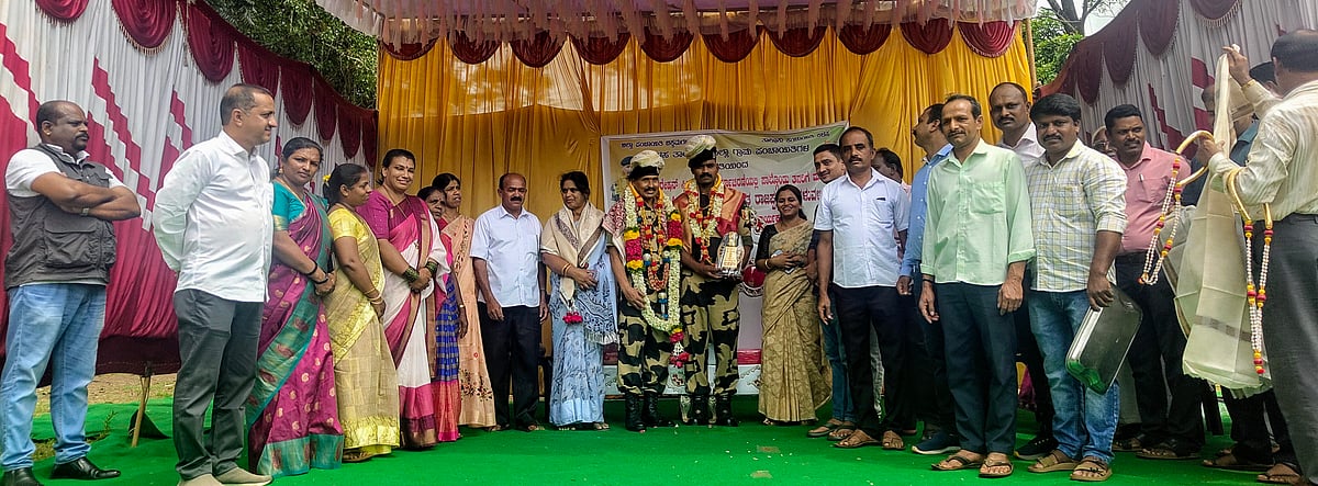 ಆಪರೇಷನ್ ಸಿಂಧೂರ ಕಾರ್ಯಾಚರಣೆಯಲ್ಲಿ ಭಾಗಿಯಾಗಿದ್ದ ಯೋಧ ರಾಜಪ್ಪಗೆ ಅದ್ದೂರಿ ಸನ್ಮಾನ