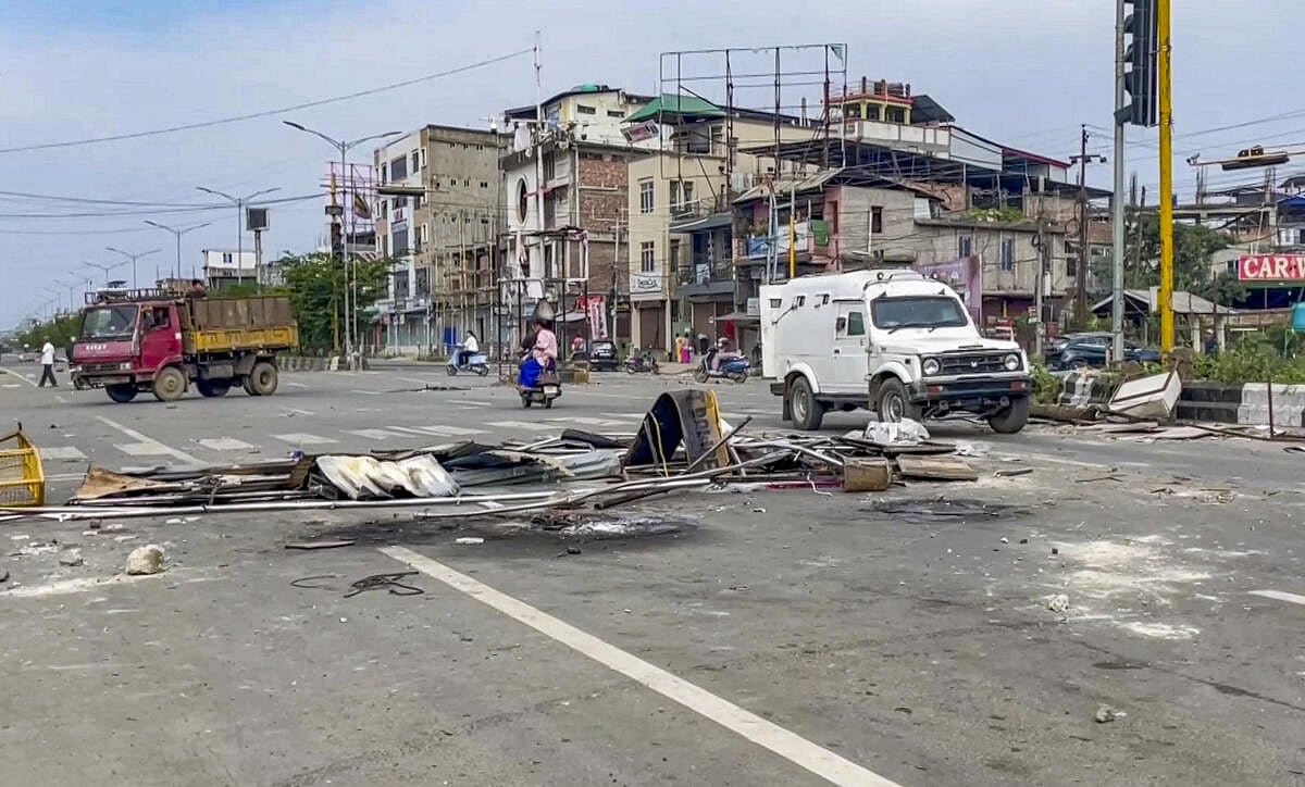 Manipur protests: ಸಿಆರ್‌ಪಿಎಫ್‌ ಸಿಬ್ಬಂದಿ ಮೇಲೆ ಗುಂಡು; ಓರ್ವ ಬಂಧನ