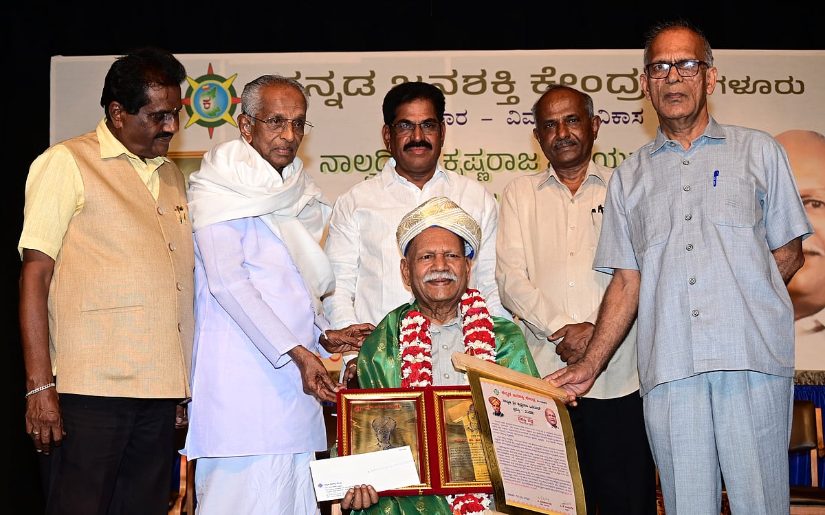 ಪ್ರಧಾನಿ ಮೋದಿ ಅವರು ಬಾನು ಮುಷ್ತಾಕ್‌ರನ್ನು ಅಭಿನಂದಿಸಬೇಕಿತ್ತು: ಹಂ.ಪ.ನಾಗರಾಜಯ್ಯ