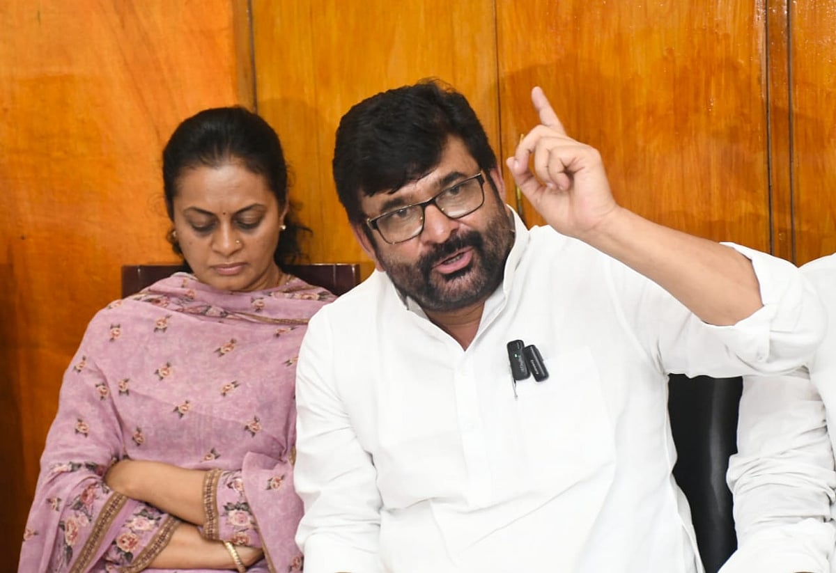 ಬೆಂಗಳೂರಿನಲ್ಲಿ ಜನಪ್ರತಿನಿಧಿಗಳ ಕೋರ್ಟ್‌ಗೆ ಶರಣಾಗುತ್ತೇನೆ: ವಿನಯ ಕುಲಕರ್ಣಿ