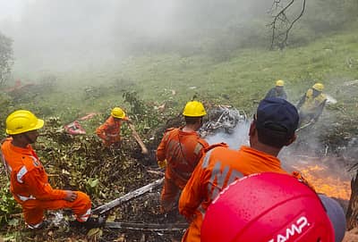  ಎನ್‌ಡಿಆರ್‌ಎಫ್‌ ಸಿಬ್ಬಂದಿ ಕಾರ್ಯಾಚರಣೆ ನಡೆಸುತ್ತಿರುವ ದೃಶ್ಯ