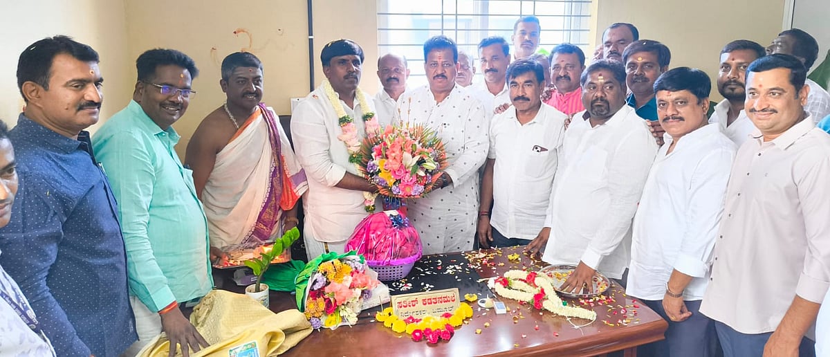 ಶ್ರದ್ಧೆ, ಪ್ರಾಮಾಣಿಕವಾಗಿ ಕಾರ್ಯನಿರ್ವಹಿಸಿ: ಶಾಸಕ ಎಸ್‌.ಆರ್‌.ವಿಶ್ವನಾಥ್‌ ಸಲಹೆ 