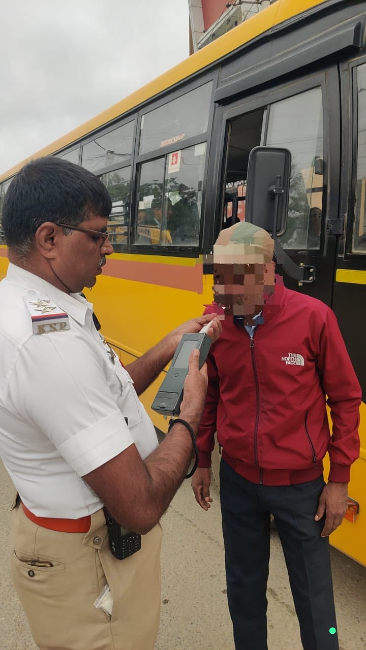 ಮದ್ಯಪಾನ ಮಾಡಿ ಶಾಲಾ ವಾಹನ ಚಾಲನೆ: 58 ಚಾಲಕರ ವಿರುದ್ಧ ಎಫ್‌ಐಆರ್‌