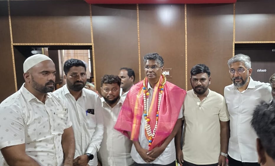 ಮಾನ್ವಿ: ಸಚಿವ ಸತೀಶ ಜಾರಕಿಹೊಳಿಗೆ ಸನ್ಮಾನ