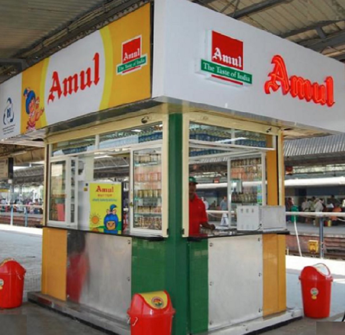 ನಮ್ಮ ಮೆಟ್ರೊದಲ್ಲಿ ಅಮೂಲ್‌ ಮಳಿಗೆ: ಹಲವರ ವಿರೋಧ