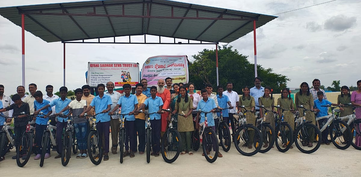 ಯಳಗೊಂಡಹಳ್ಳಿ ಸರ್ಕಾರಿ ಶಾಲಾ ವಿದ್ಯಾರ್ಥಿಗಳಿಗೆ ಸೈಕಲ್ ವಿತರಣೆ