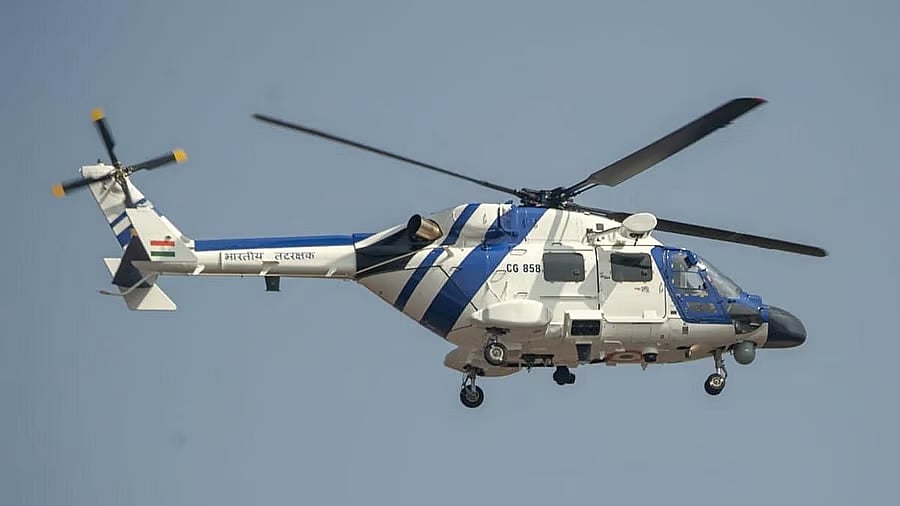 ಕೇರಳ | ಪ್ರತಿಕೂಲ ಹವಾಮಾನ: ಕರಾವಳಿ ರಕ್ಷಣಾ ಪಡೆ ಹೆಲಿಕಾಪ್ಟರ್ ತುರ್ತು  ಭೂಸ್ಪರ್ಶ