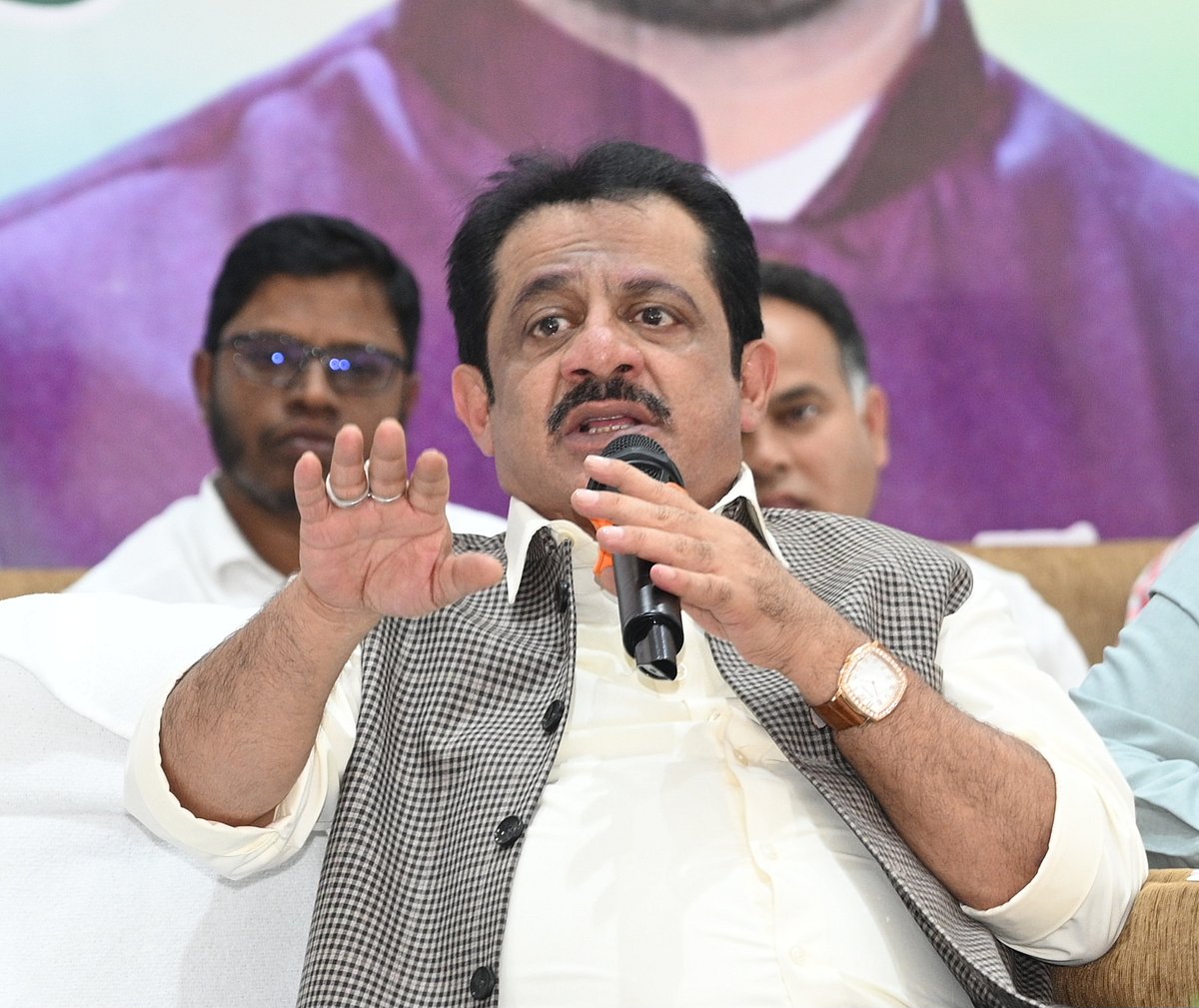 ಸತೀಶ್‌ ರೆಡ್ಡಿ ಗನ್‌ಮ್ಯಾನ್‌ ಗುಂಡಿಗೆ ರಾಜಶೇಖರ್‌ ಬಲಿ: ಸಚಿವ ಜಮೀರ್‌ ಅಹಮದ್‌