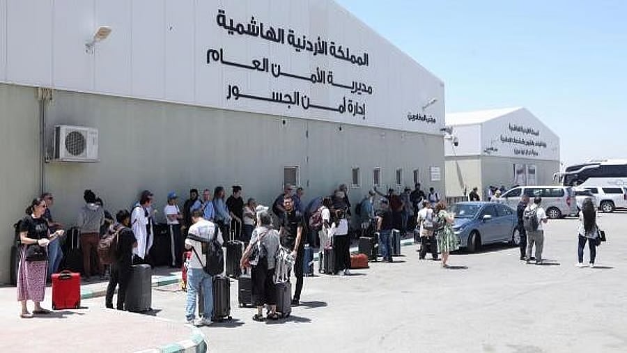 Israel–Iran Conflict: ಭಾರತ ಸೇರಿದಂತೆ ವಿವಿಧ ದೇಶಗಳ ನಾಗರಿಕರ ಸ್ಥಳಾಂತರ ಆರಂಭ