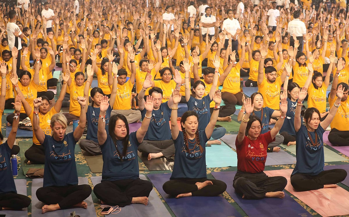 International Yoga Day 2025: ಬೆಂಗಳೂರು ನಗರದಲ್ಲಿ ಸಂಭ್ರಮದ ಯೋಗಾಭ್ಯಾಸ