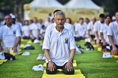 ವಿದೇಶಾಂಗ ವ್ಯವಹಾರಗಳ ಸಚಿವ ಎಸ್‌.ಜೈಶಂಕರ್ ಅವರಿಂದ ಯೋಗಾಸನ ಪ್ರದರ್ಶನ