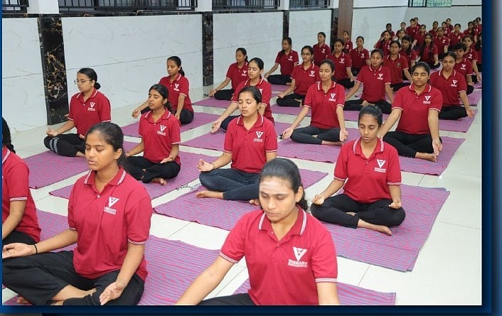 ವೈಬ್ರಂಟ್ ಕಾಲೇಜಿನಲ್ಲಿ ಯೋಗ ದಿನಾಚರಣೆ