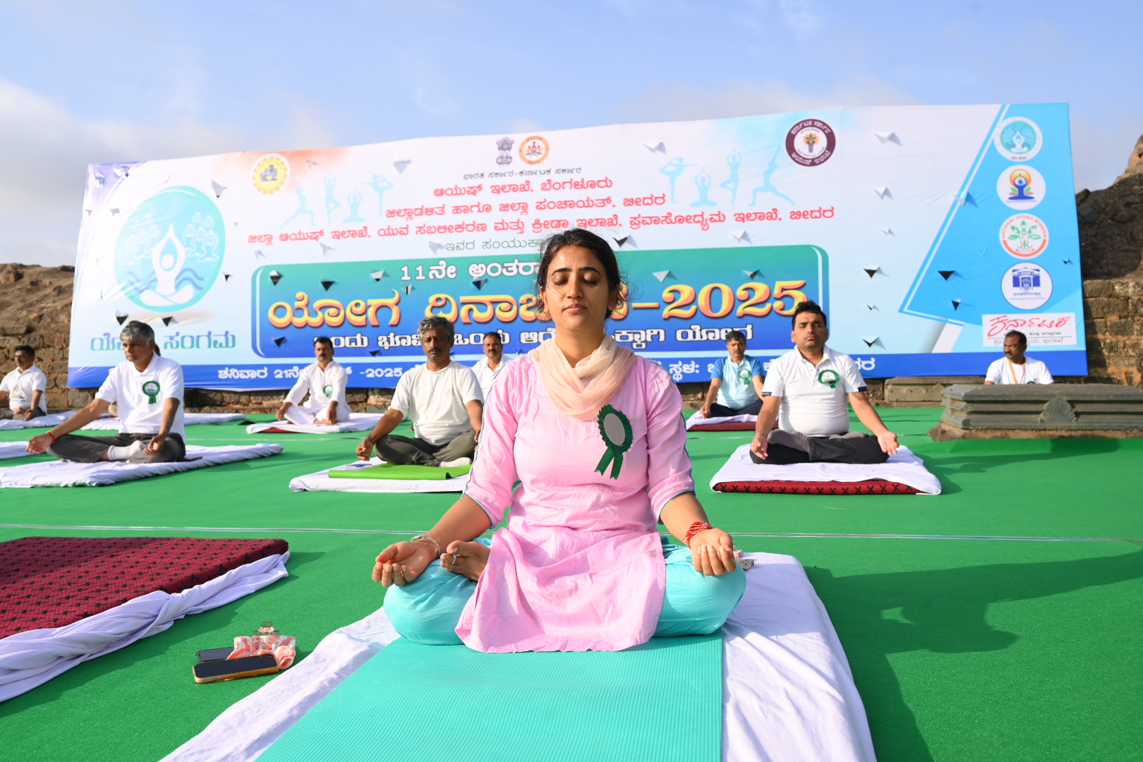 ಯೋಗ ದಿನಾಚರಣೆಯಲ್ಲಿ ಧ್ಯಾನ ಮಗ್ನರಾದ ಜಿಲ್ಲಾಧಿಕಾರಿ ಶಿಲ್ಪಾ ಶರ್ಮಾ