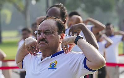 ಕೇಂದ್ರ ಆರೋಗ್ಯ ಸಚಿವ ಜೆ.ಪಿ.ನಡ್ಡಾ ಅವರಿಂದ ಯೋಗಾಸನ ಪ್ರದರ್ಶನ