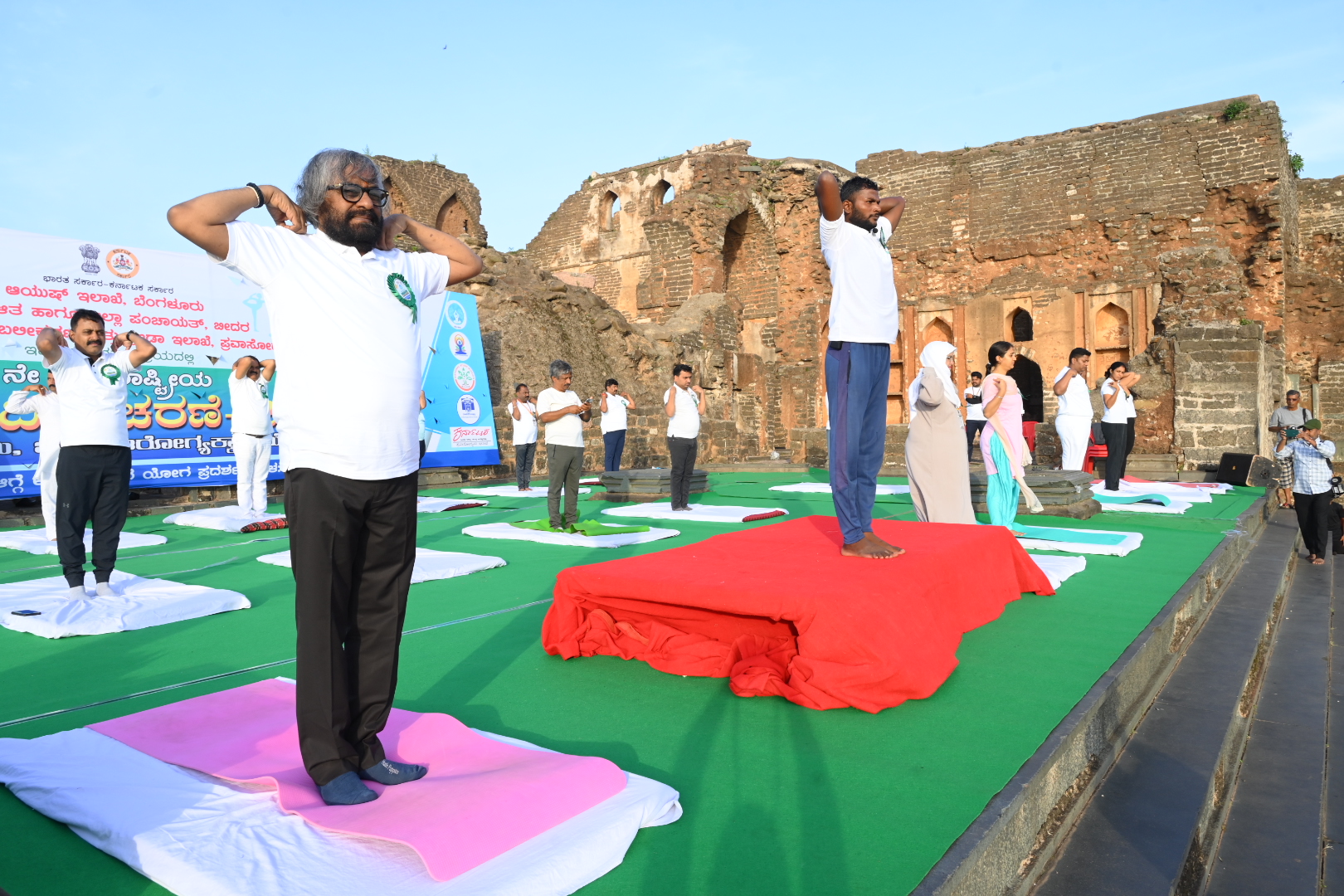 ಯೋಗ ಮಾಡಿದ ಸಚಿವ ಈಶ್ವರ ಬಿ. ಖಂಡ್ರೆ