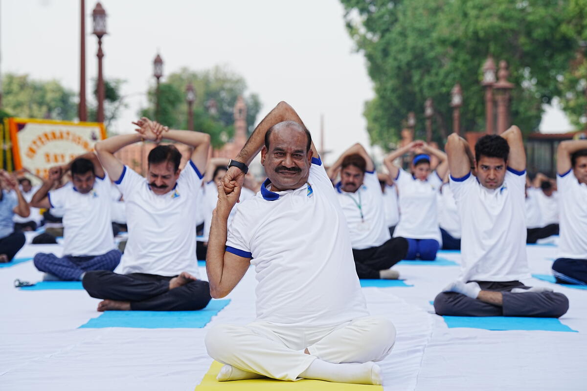 ಲೋಕಸಭೆ ಸ್ವೀಕರ್‌ ಓಂ ಬಿರ್ಲಾ ಅವರಿಂದ ಯೋಗಾಸನ ಪ್ರದರ್ಶನ