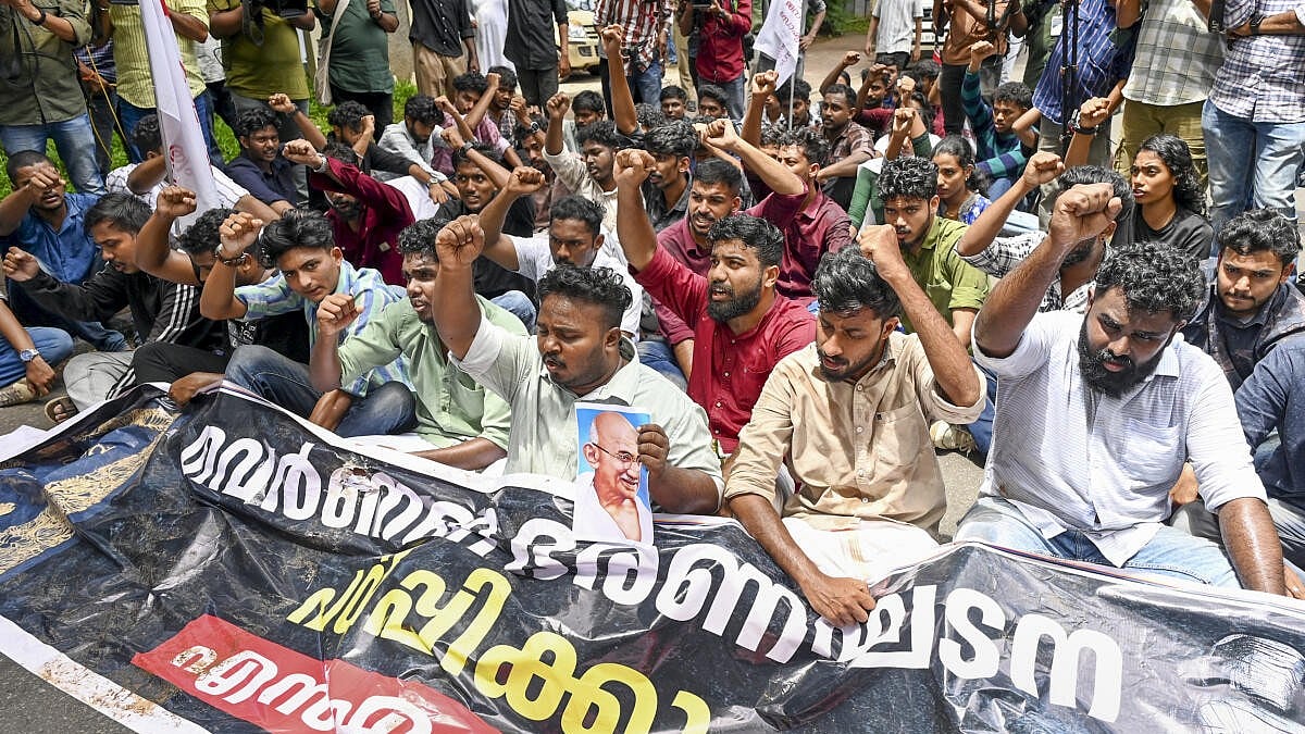 ಭಾರತ್‌ ಮಾತಾ ವಿವಾದ: ರಾಜಭವನ RSS ಶಾಖೆ ಅಲ್ಲ ಎಂದ CPI(M) ಮುಖವಾಣಿ ದೇಶಾಭಿಮಾನಿ