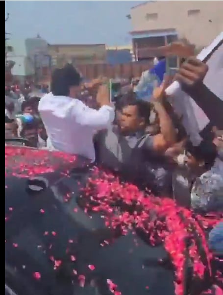 ರ್‍ಯಾಲಿ ವೇಳೆ ಜಗನ್‌ ಮೋಹನ್ ಕಾರಿನ ಚಕ್ರಕ್ಕೆ ಸಿಲುಕಿ ವ್ಯಕ್ತಿ ಸಾವು: ವರದಿ