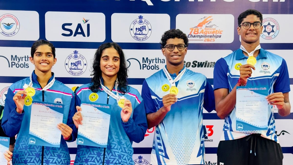ಮಿಶ್ರ 4x100 ಫ್ರೀಸ್ಟೈಲ್‌ನಲ್ಲಿ ಕೂಟ ದಾಖಲೆ ಬರೆದ ಕರ್ನಾಟಕದ (ಎಡದಿಂದ) ರುಜುಲಾ ಎಸ್ ಲತೀಶಾ ಮಂದರ್ಣ ತನಿಶ್‌ ಜಾರ್ಜ್ ಮ್ಯಾಥ್ಯೂ ಮತ್ತು ಆಕಾಶ್ ಮಣಿ 