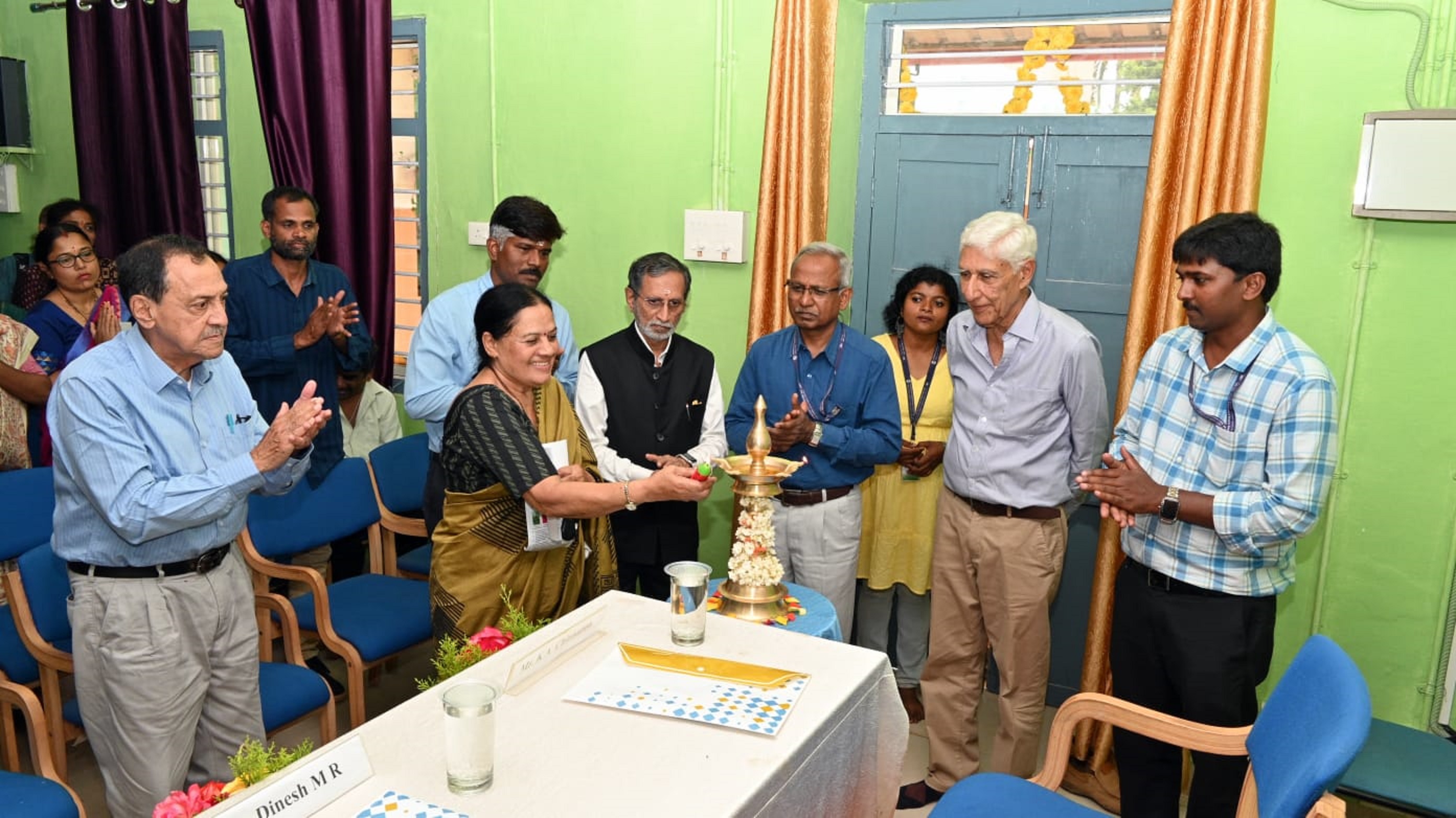 ಚೆಟ್ಟಳ್ಳಿಯ ಕೇಂದ್ರೀಯ ತೋಟಗಾರಿಕಾ ಪ್ರಾಯೋಗಿಕ ಕೇಂದ್ರದಲ್ಲಿ ನಡೆದ ಬೆಣ್ಣೆ ಹಣ್ಣಿನ (ಬಟರ್ ಫ್ರೂಟ್) ವೈವಿಧ್ಯತೆಯ ಮೇಳ ಕ್ಷೇತ್ರೋತ್ಸವ ಮತ್ತು ಪಾಲುದಾರರ ಸಭೆಯನ್ನು ಪೊನ್ನಂಪೇಟೆಯ ಸಿಇಟಿ ಕಾಲೇಜಿನ ನಿರ್ದೇಶಕ ಕುಪ್ಪಂಡ ಎ.ಚಿಣ್ಣಪ್ಪ ಉದ್ಘಾಟಿಸಿದರು