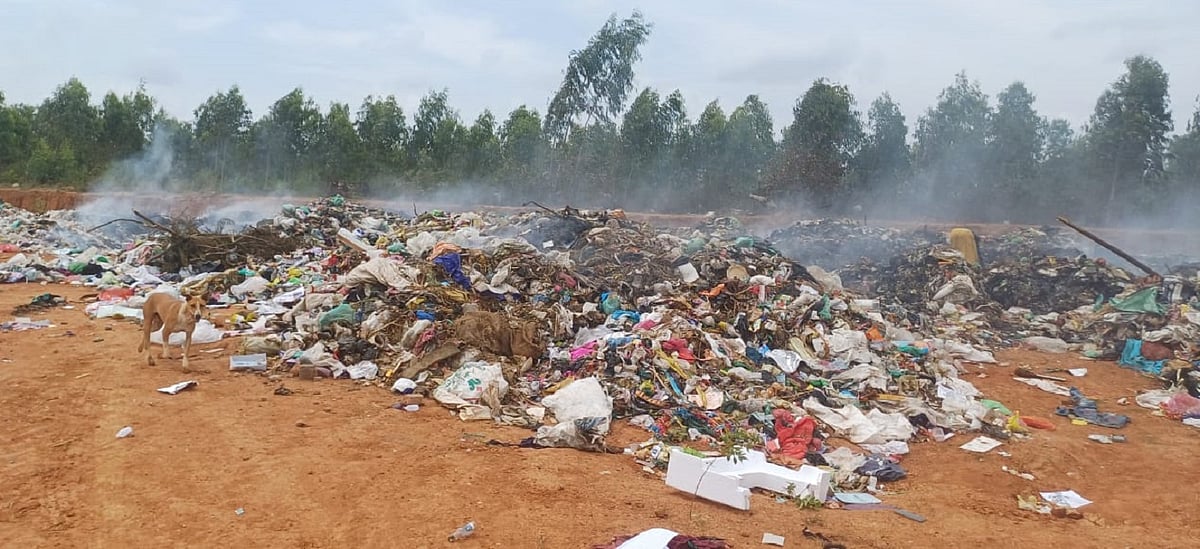 ಕೋಲಾರ: ಹಳ್ಳಿ, ಕೆರೆ, ಬಯಲು ಪ್ರದೇಶಕ್ಕೆ ನಗರದ ತ್ಯಾಜ್ಯ!