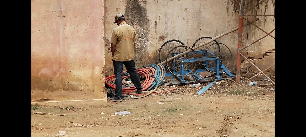 ಚಿಕ್ಕಬಳ್ಳಾಪುರ: ತಿಂಗಳಿಂದ ನಗರಸಭೆ ಶೌಚಾಲಯಕ್ಕೆ ಬೀಗ!