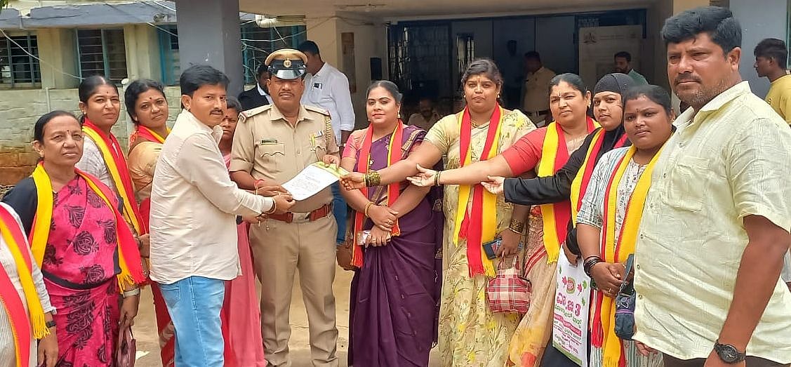 ಬೈಕ್‌ ವ್ಹೀಲಿಗೆ ಕಡಿವಾಣಕ್ಕೆ ಮನವಿ