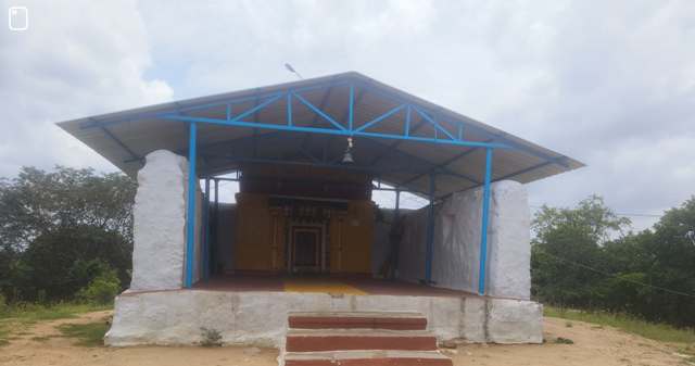 ವಡಗೇರಾ ತಾಲ್ಲೂಕಿನ ತುಮಕೂರ ಗ್ರಾಮದಿಂದ ಬೆಂಡೆಬೆಂಬಳಿ ಗ್ರಾಮಕ್ಕೆ ಹೋಗುವ ಮಾರ್ಗದಲ್ಲಿ ಇರುವ ತಿಮ್ಮಪ್ಪನ ದೇವಾಲಯ