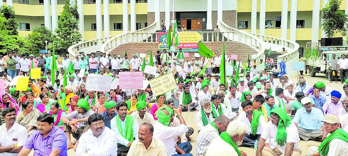 ಆಳ ಅಗಲ | ಭೂಮಿ, ಬದುಕಿಗಾಗಿ ‘ಸಾವಿರದ’ ಹೋರಾಟ