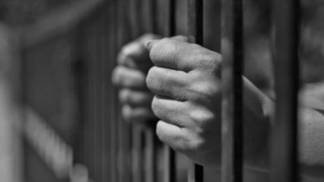 ಬೆಂಗಳೂರು: ‘ಕಣಿ’ ಹೇಳಿ ಜೈಲು ಪಾಲಾದ ಅಬಕಾರಿ ಇನ್‌ಸ್ಪೆಕ್ಟರ್‌